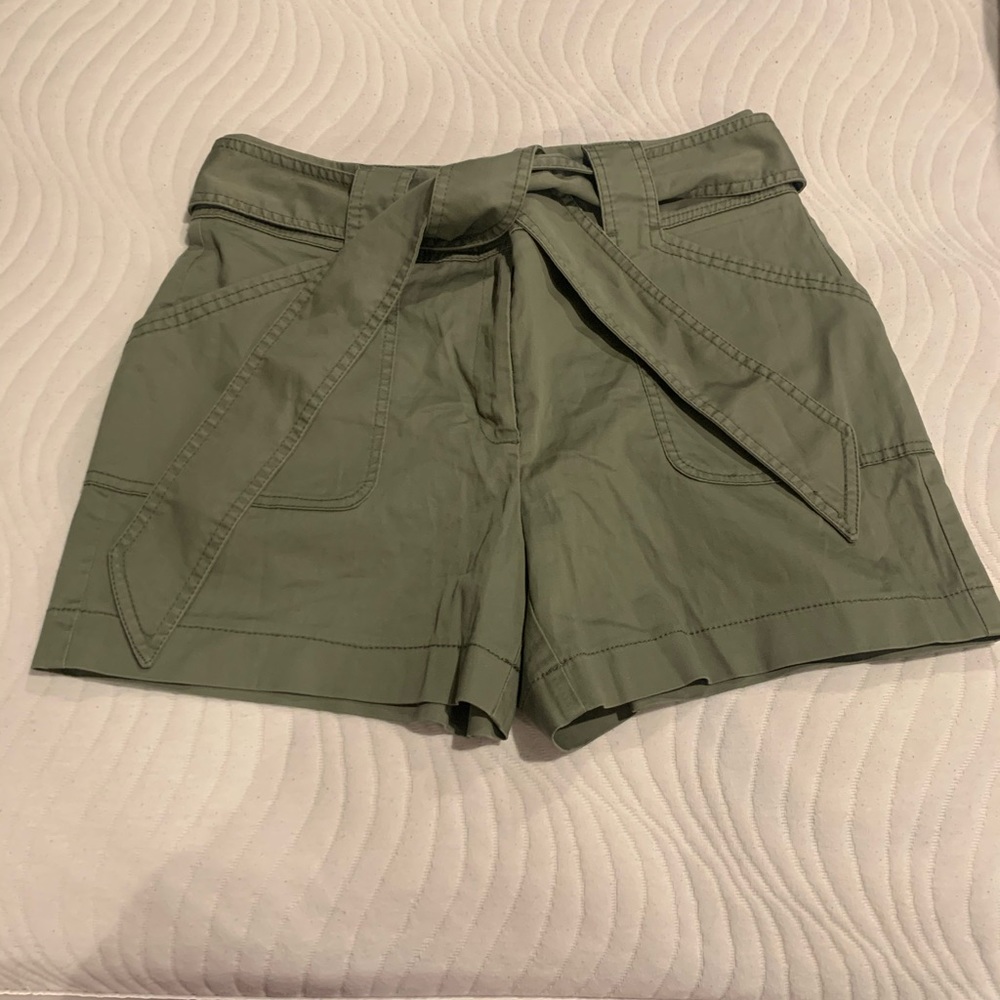 Shorts with removal belt